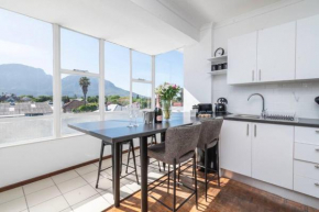 Apartment with stunning views of Table Mountain